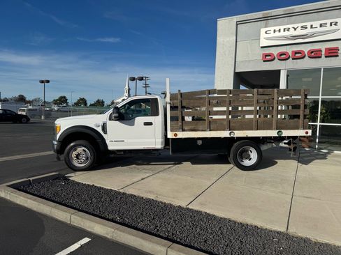 Used 2017 Ford F550 4x4 Regular Cab Super Duty image 2