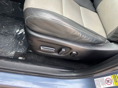 Used 2014 Toyota RAV4 Limited image 14