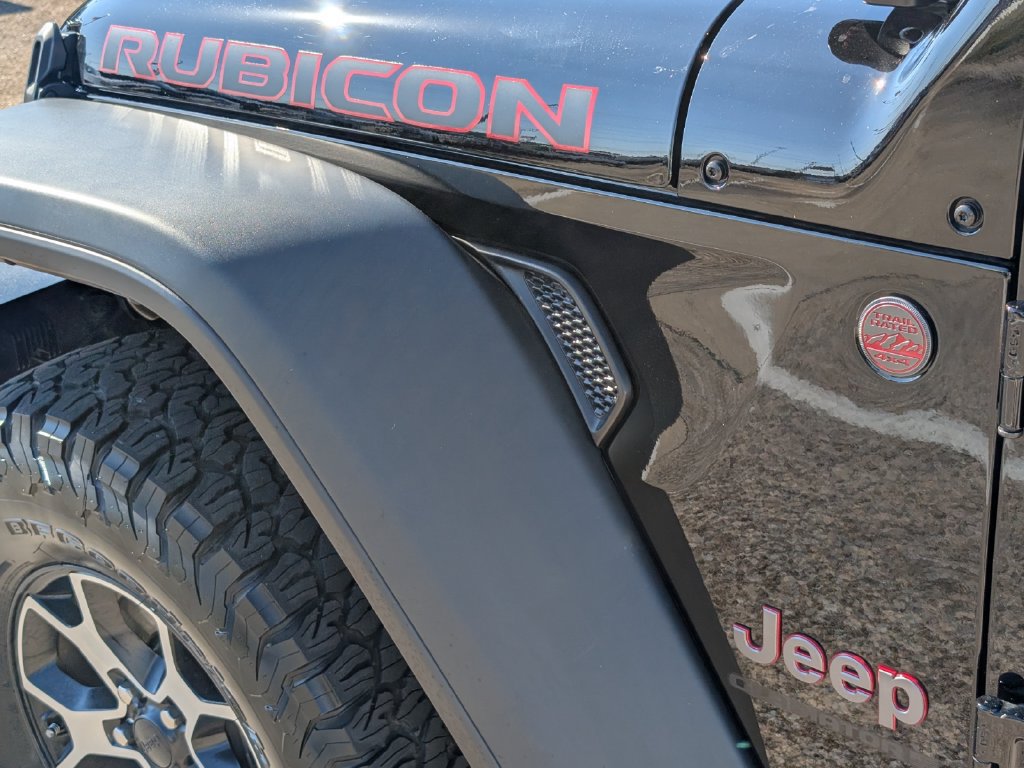 Used 2025 Jeep Gladiator Rubicon AWD/4WD image 17