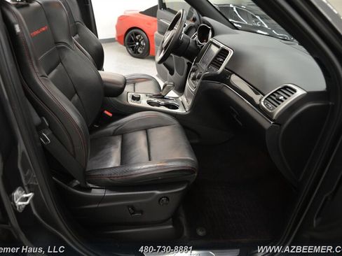 Used 2017 Jeep Grand Cherokee Trailhawk w/ Trailhawk Luxury Group image 19