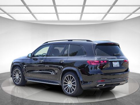 Used 2024 Mercedes-Benz GLS 580 4MATIC image 2