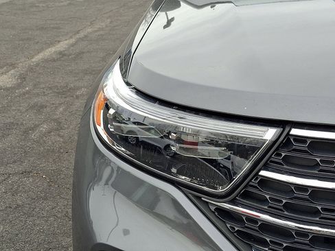 Used 2023 Ford Explorer XLT image 10