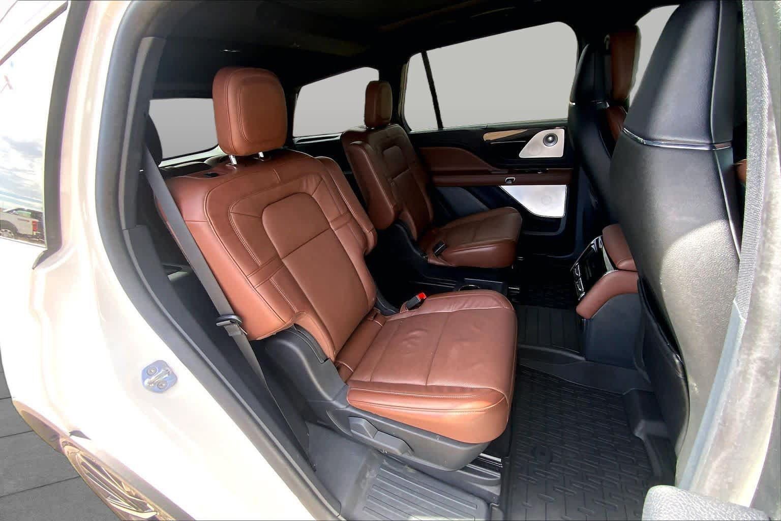 Certified 2025 Lincoln Aviator Reserve w/ Equipment Group 201A AWD/4WD image 20
