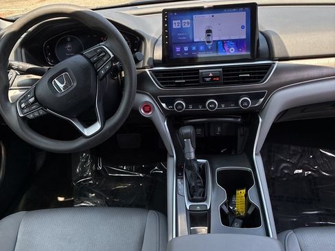 Used 2018 Honda Accord LX image 3
