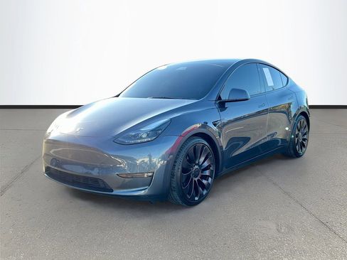 Used 2022 Tesla Model Y Performance image 3