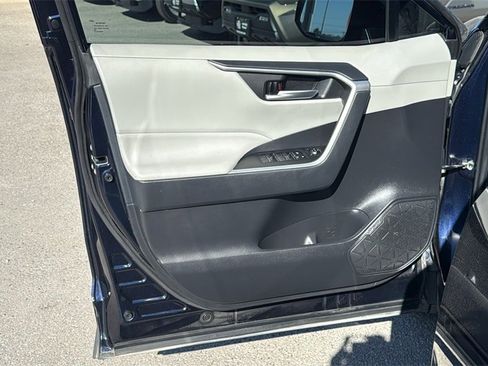 Used 2023 Toyota RAV4 XLE image 8