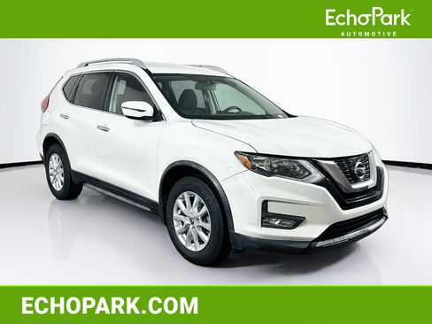Used 2017 Nissan Rogue SV FWD image 1