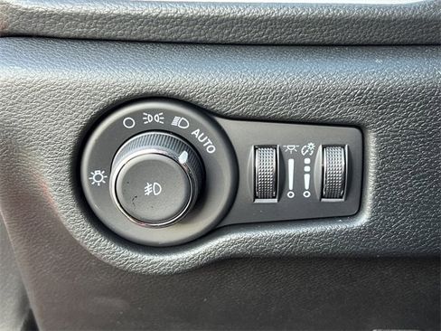 New 2026 Chrysler Pacifica Select image 18