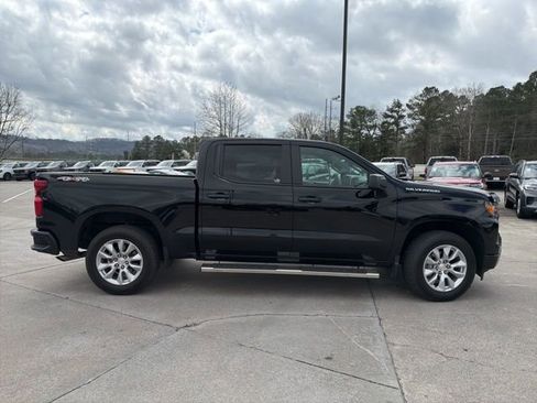 Used 2025 Chevrolet Silverado 1500 Custom image 11