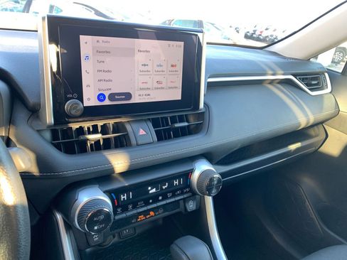 Used 2025 Toyota RAV4 XLE w/ Convenience Package image 17