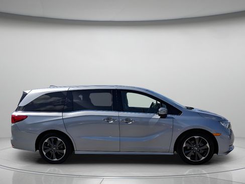 Used 2023 Honda Odyssey Elite image 9