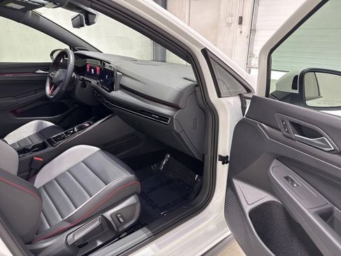 Used 2024 Volkswagen GTI Autobahn image 40