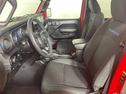 Certified 2025 Jeep Wrangler Unlimited Rubicon 4xe w/ Convenience Group AWD/4WD image 8