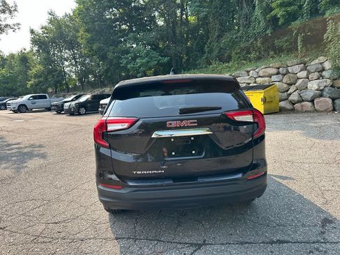 Used 2022 GMC Terrain SLE FWD image 4