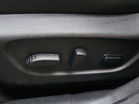 Used 2020 Nissan Rogue SL w/ Premium Package image 27