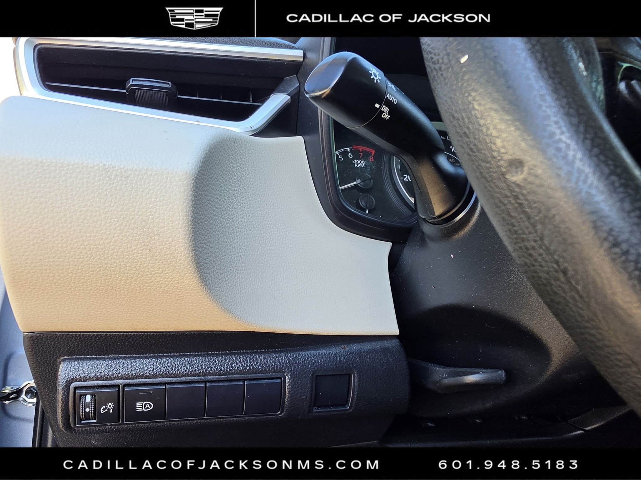 Used 2021 Toyota Corolla LE FWD image 19
