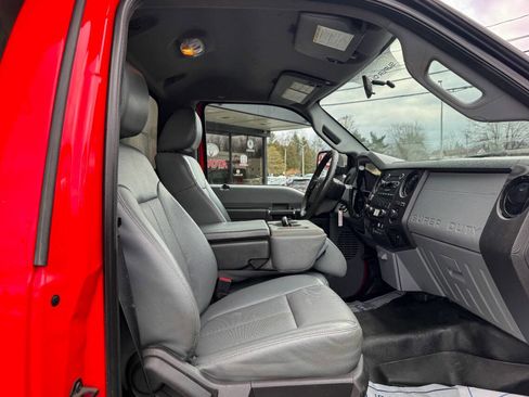 Used 2016 Ford F550 4x4 Regular Cab Super Duty w/ Power Equipment Group image 17