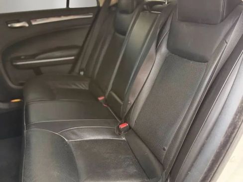 Used 2019 Chrysler 300 Limited RWD image 18