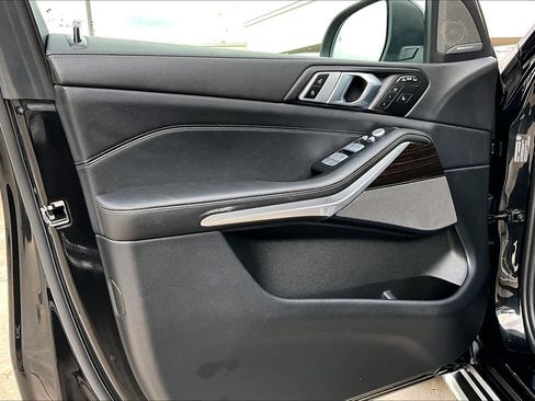 Used 2025 BMW X7 xDrive40i image 21