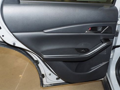 Certified 2025 MAZDA CX-30 AWD 2.5 S w/ Preferred Package image 11