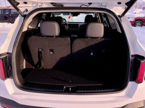 Certified 2025 Kia Sorento EX w/ Panoramic Sunroof Package image 25