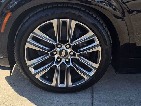 New 2026 Cadillac Vistiq Platinum image 9