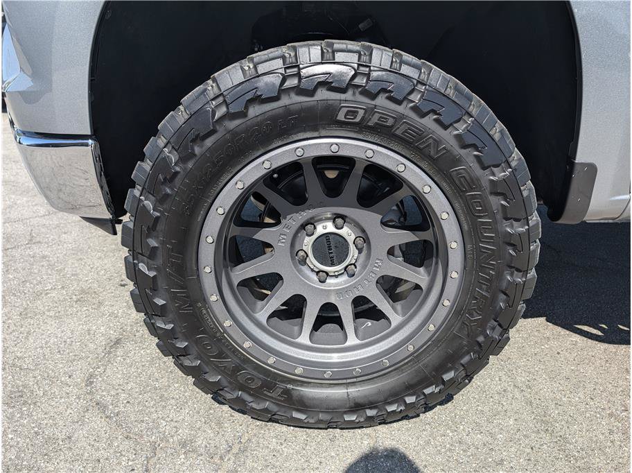 Used 2024 Chevrolet Silverado 1500 LT AWD/4WD image 19
