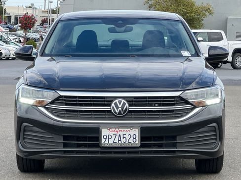 Used 2024 Volkswagen Jetta SE w/ Panoramic Sunroof Package FWD image 10