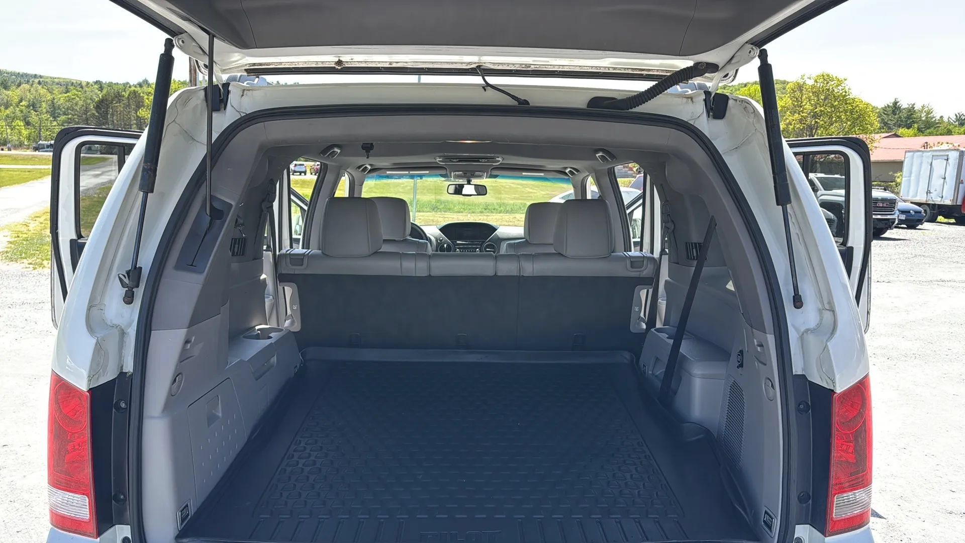Used 2015 Honda Pilot Touring image 14