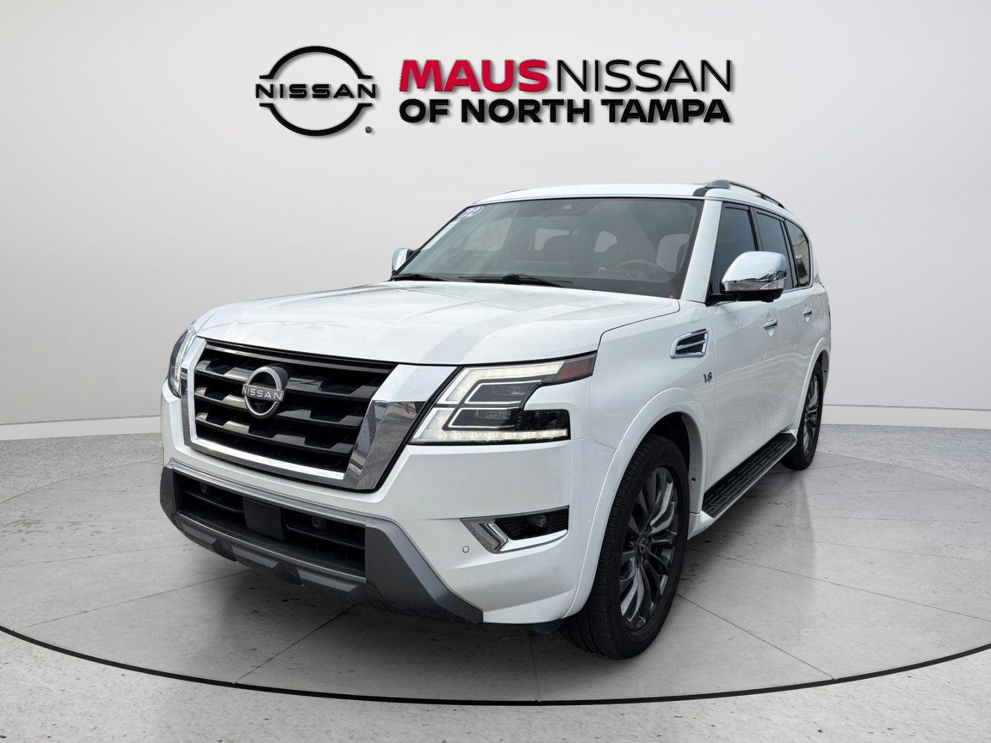 Used 2022 Nissan Armada Platinum w/ Captain's Chairs Package RWD image 4
