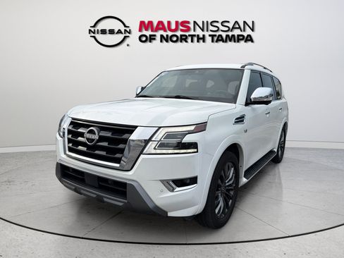 Used 2022 Nissan Armada Platinum w/ Captain's Chairs Package RWD image 4