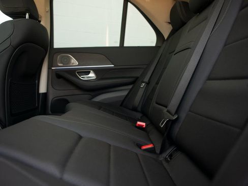 Used 2025 Mercedes-Benz GLE 350 4MATIC image 25