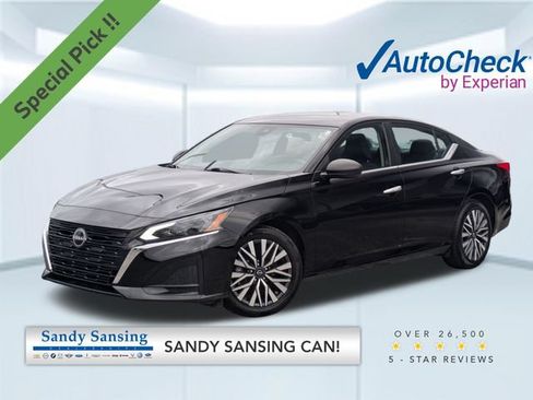 Used 2024 Nissan Altima 2.5 SV FWD image 1