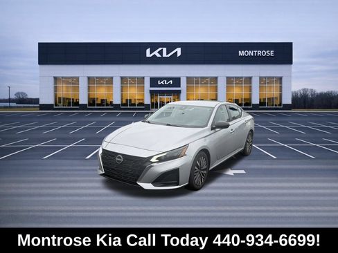 Used 2024 Nissan Altima 2.5 SV FWD image 1