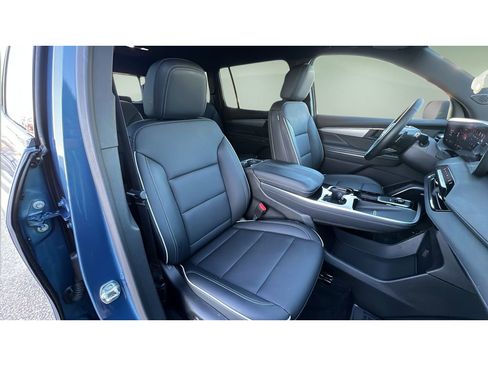 Certified 2025 Buick Enclave Preferred image 32