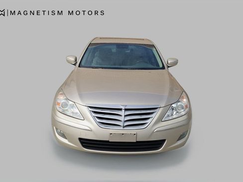 Used 2010 Hyundai Genesis 4.6 image 10