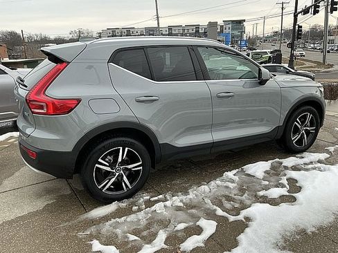 Certified 2025 Volvo XC40 B5 Core image 7