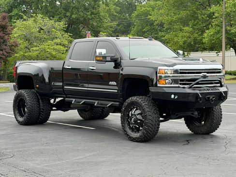 Used 2018 Chevrolet Silverado 3500 High Country w/ Duramax Plus Package AWD/4WD image 4