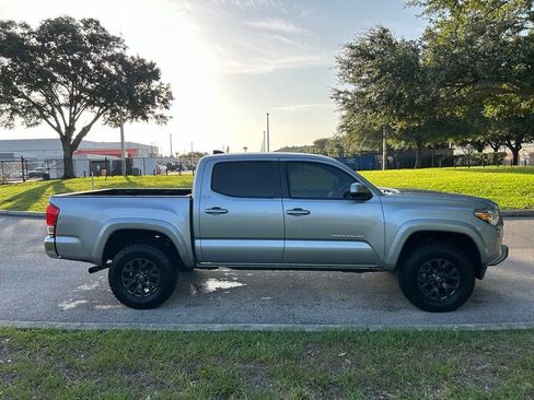 Used 2021 Toyota Tacoma SR5 RWD image 6