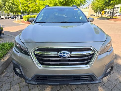 Used 2018 Subaru Outback 2.5i Limited AWD/4WD image 3