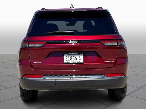 New 2025 Jeep Grand Cherokee Laredo X w/ Luxury Tech Group I AWD/4WD image 4