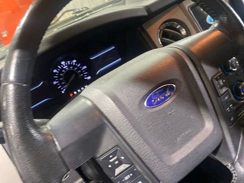 Used 2017 Ford Expedition XLT w/ Equipment Group 202A AWD/4WD image 13