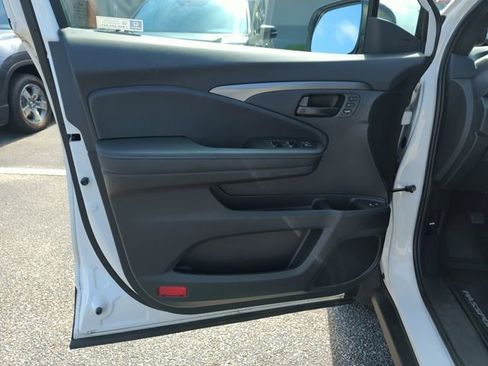 Certified 2023 Honda Passport EX-L image 17