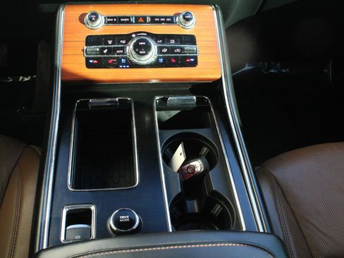 Used 2020 Lincoln Aviator Reserve w/ Equipment Group 201A image 18