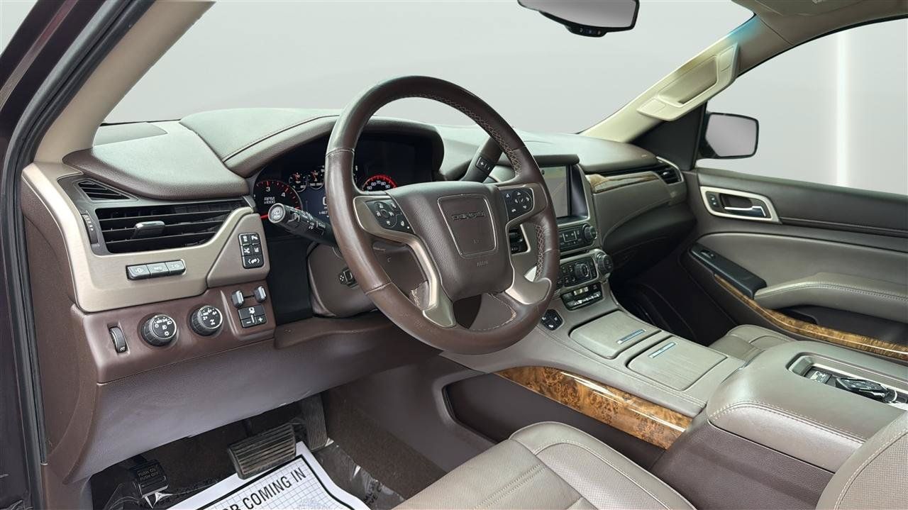 Used 2015 GMC Yukon XL Denali w/ Premium Package AWD/4WD image 17