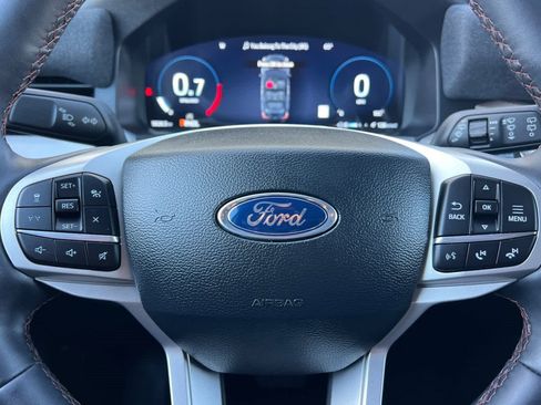 Certified 2025 Ford Explorer Active image 25