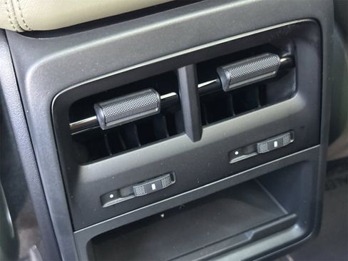 New 2025 Porsche Macan Electric image 15