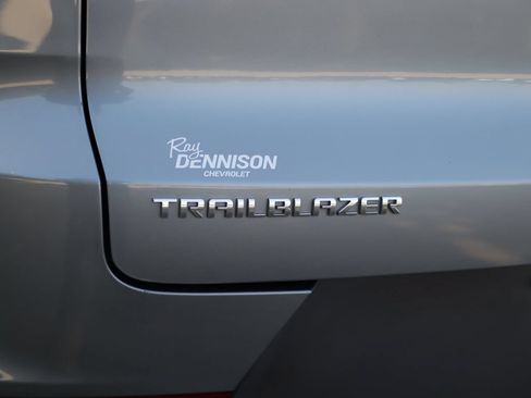 Used 2025 Chevrolet TrailBlazer LT FWD image 30