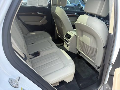 Used 2023 Audi Q5 2.0T Premium w/ Convenience Package AWD/4WD image 17