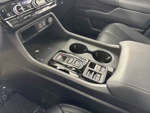 Certified 2023 Honda Pilot Touring image 19